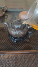 Load and play video in Gallery viewer, 200ml Hand Throwing Nixing Clay Huaying Teapot Nixing Pottery