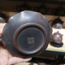 Load image into Gallery viewer, Handmade Lotus Leaf Teapots with Frog Qinzhou Clay Hand Making 200cc Tea Pot