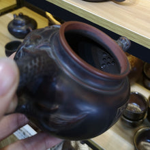 Load image into Gallery viewer, 250ml Handmade Healthy Nixing Clay Teapots with Chinese Traditional Dragon