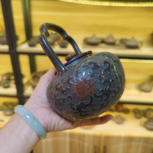 Load image into Gallery viewer, Hand-carved Nixing Pottery Beam-handle Teapot with Interlocking Lotus Pattern, Symbolizing Everlasting Fortune and Blessings, Large Capacity 650ml
