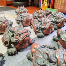 Load image into Gallery viewer, Handmade Nixing Pottery Fortune-Attracting &amp; Luck-Transferring Golden Toad Ornament
