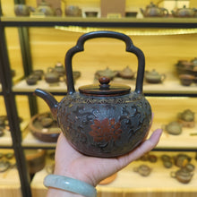 Load image into Gallery viewer, Hand-carved Nixing Pottery Beam-handle Teapot with Interlocking Lotus Pattern, Symbolizing Everlasting Fortune and Blessings, Large Capacity 650ml

