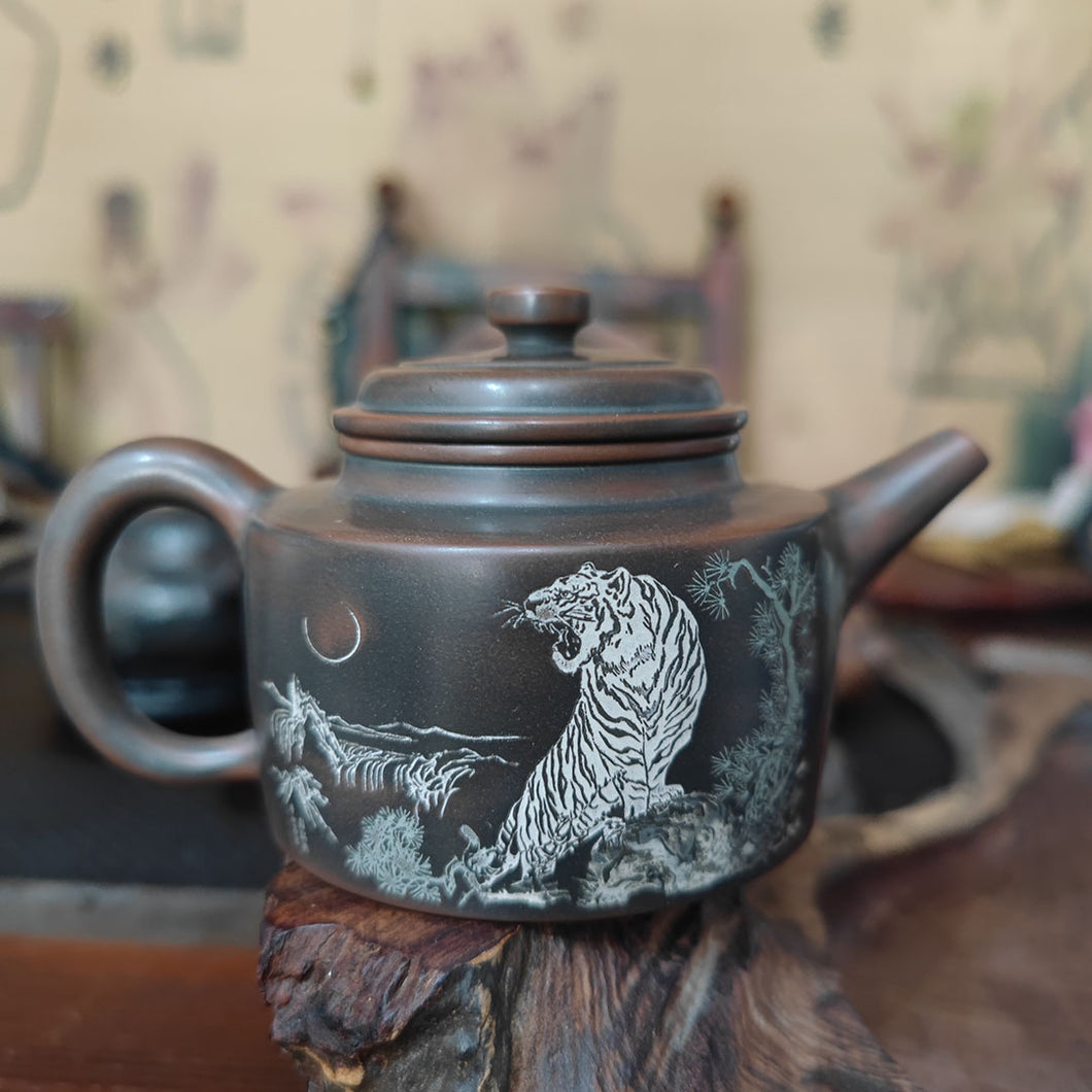 Qinzhou Nixing Pottery 坭兴陶 Dezhong Tea Pots 200cc with Tiger Carving on Nixing Ceramic Clay Teapot