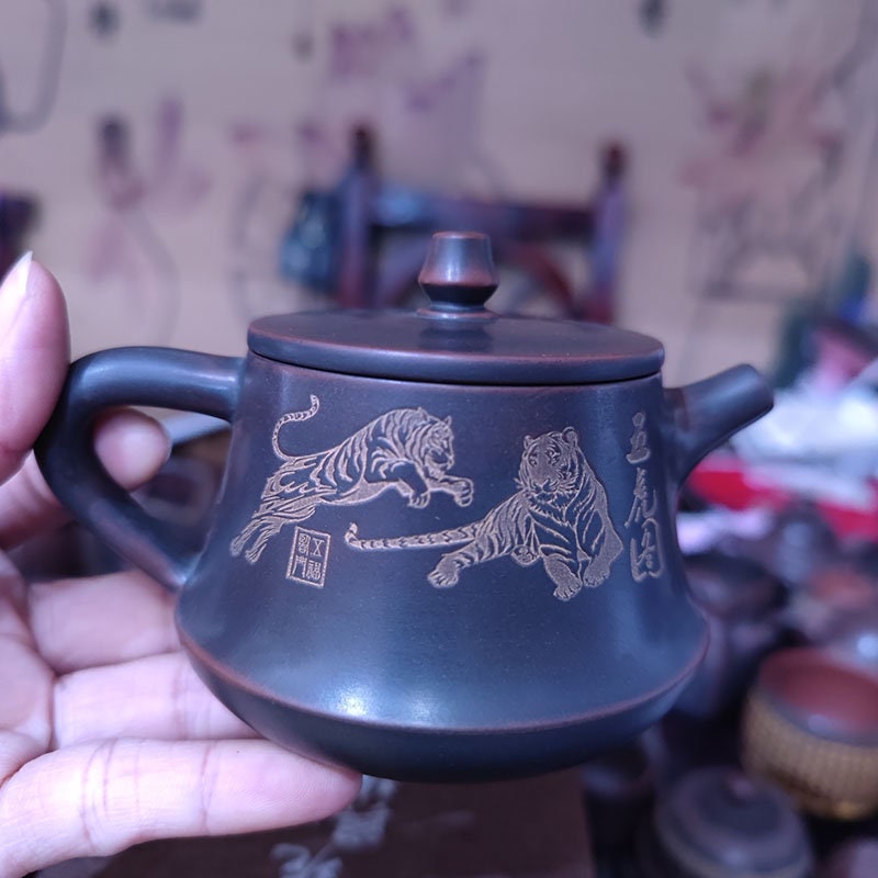 ZhuChu Teapots with Five Tiger on Nixing Ceramic Tea Pot 210cc